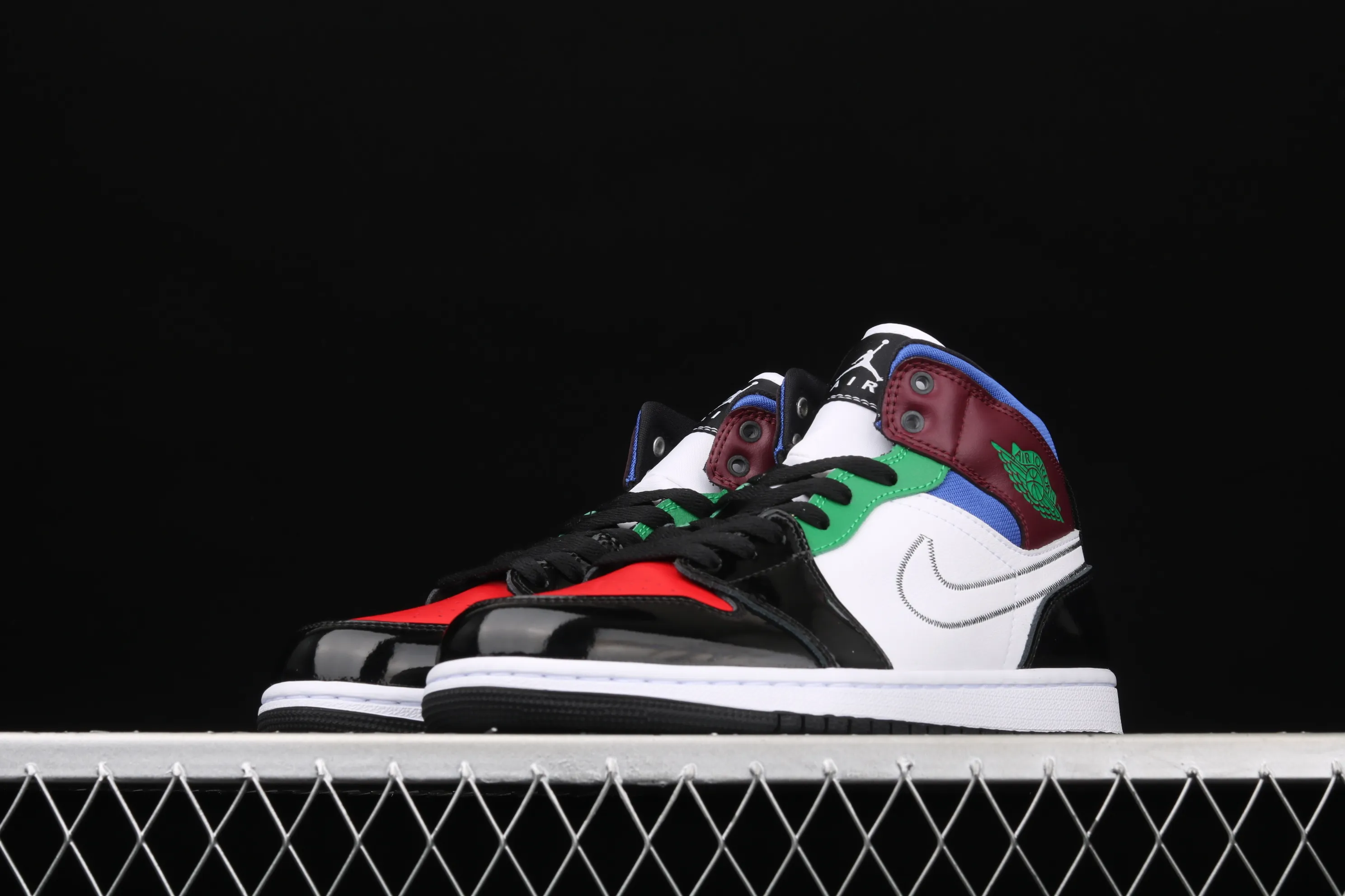 All categories Air Jordan Jordan series basketball shoes Air Jordan 1 Mid Air Jordan 1 Mid SE AJ1 Joe 1 patent leather multi-color splicing mid-top versatile casual sports sneakers DB5454-001